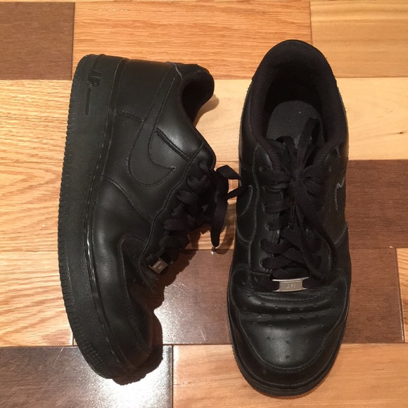 SOLD Nike Air Force 1 all black - Picture 2 of 4